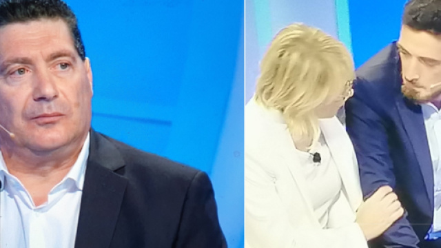 C'&egrave; Posta per Te, da sinistra Pietro e il figlio Daniele mentre viene consolato da Maria De Filippi