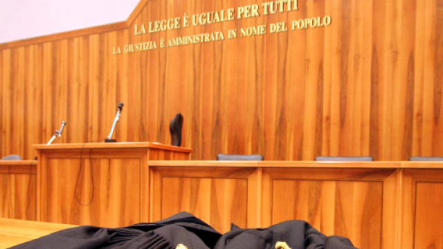 Tolto l'assegno di mantenimento a una donna che non si impegnava a trovare un lavoro.