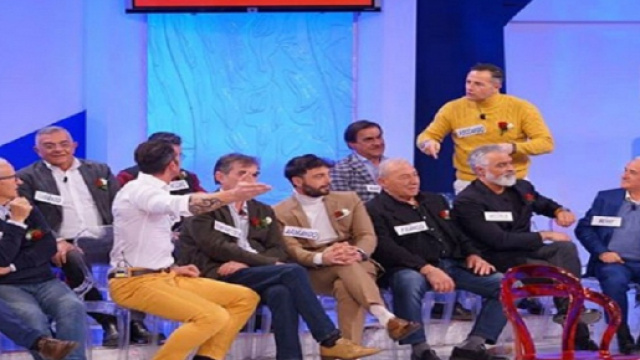 Uomini e Donne, rissa sfiorata tra Riccardo e David: la scena censurata