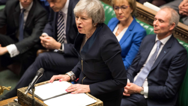 Brexit : le plan de Theresa May massivement rejet&eacute; - lefigaro.fr