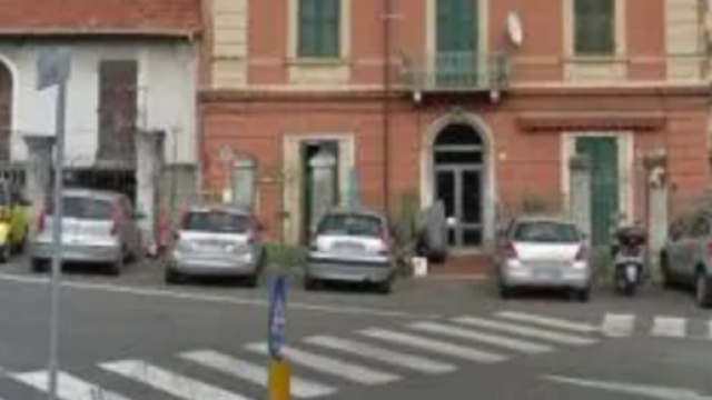 La Spezia, sparatoria in piazza: ucciso un uomo.