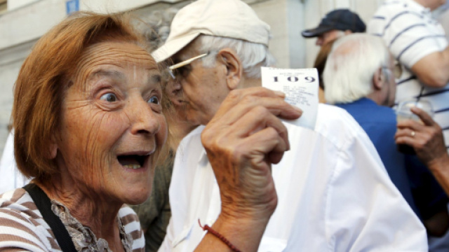 Pensioni: da aprile tagli ad assegni pi&ugrave; alti e blocco dell'adeguamento al costo della vita.