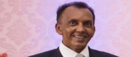 Pintor Edmilson Alves de Oliveira, de 55 anos, morto pelos pr&oacute;prios pit bulls, em Goi&acirc;nia, Goi&aacute;s (Foto: Reprodu&ccedil;&atilde;o/TV Anhanguera)