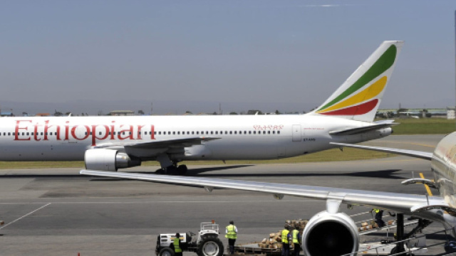 Etiopia. aereo caduto: uomo perde volo per 2 minuti e si salva la vita - tpi.it