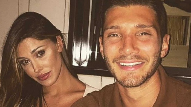Gossip, Belen e Stefano vicini: carezze e abbracci al compleanno di mamma Veronica (foto).