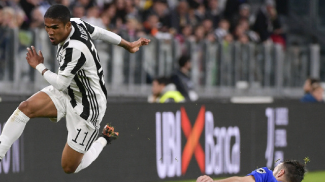 Juventus Genoa Douglas Costa De Sciglio