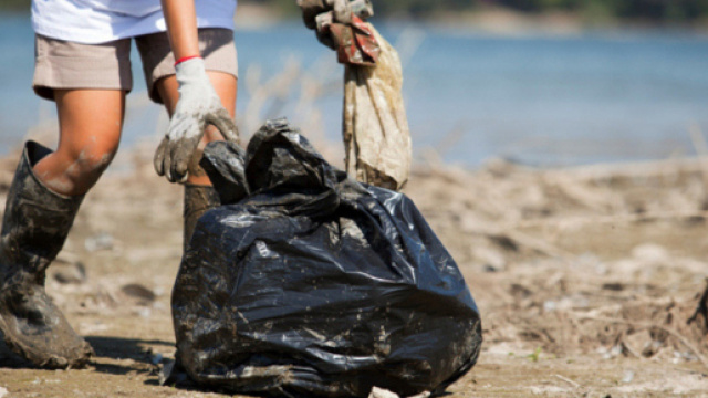 What is the #trashtag challenge? | Cond&eacute; Nast Traveller India | Trends - cntraveller.in