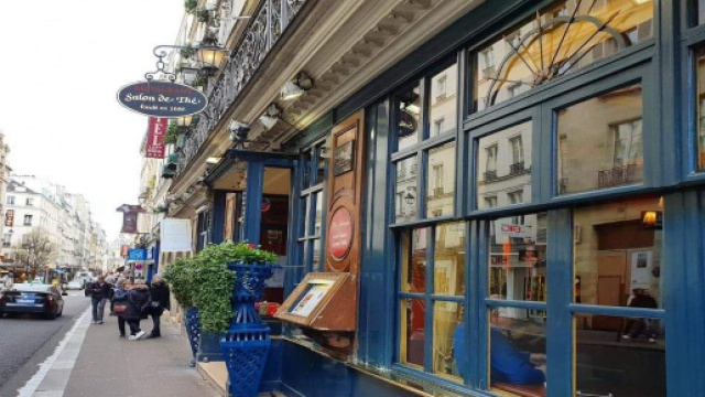 Caf&eacute; Le Procope, ingresso presso la Rue de l'Ancienne Commedie
