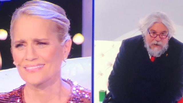 Live Non &egrave; la D'Urso, Heater Parisi contro Alessandro Meluzzi e rinnova il duello con Lorella Cuccarino: 'Detesto il populismo'.