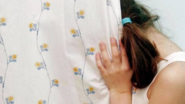 Messa incinta dal nonno a 11 anni: tenta il suicidio, muore il piccolo - Today.it
