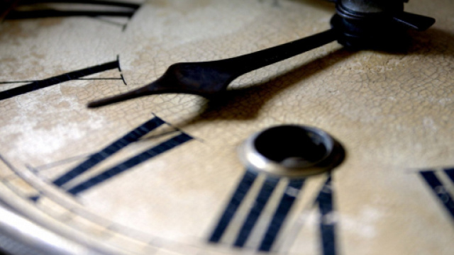 Scienziati riescono ad invertire la direzione del tempo con un computer