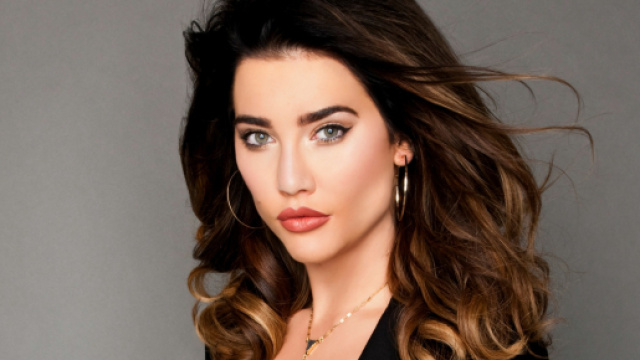 Steffy Forrester ha un parto prematuro.