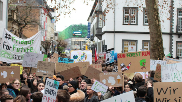Lo sciopero dei ragazzi contro il cambiamento climatico.
