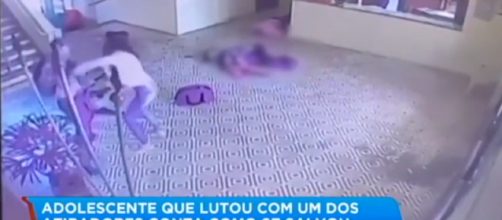 "Eu fiquei com muito medo porque n&atilde;o sabia que tinha um segundo assassino", diz jovem que lutou contra atirador (Foto: RecordTV)