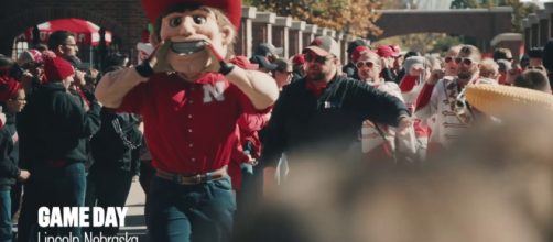 Huskers are looking to make strides in recruiting this year. [Image via Nebraska Huskers/YouTube]