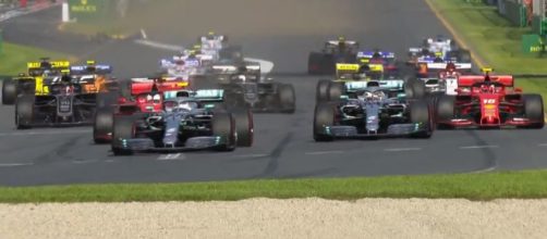 Corrida foi decidida na primeira curva (Foto: Reprodu&ccedil;&atilde;o / TV Globo).