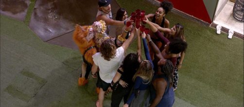 Festa de anivers&aacute;rio agita o BBB (Reprodu&ccedil;&atilde;o/Rede Globo)