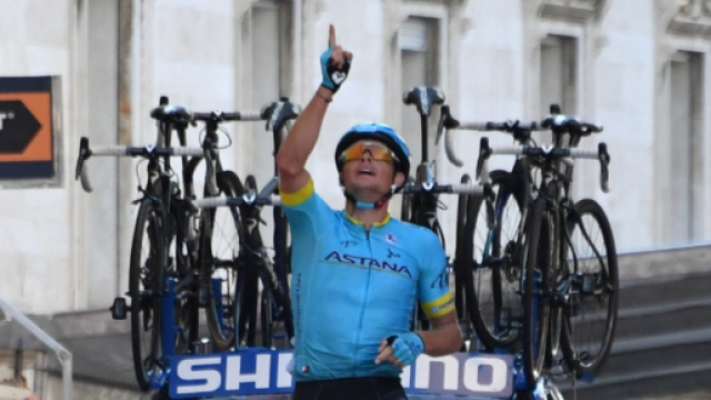 Jakob Fuglsang vincitore a Recanati