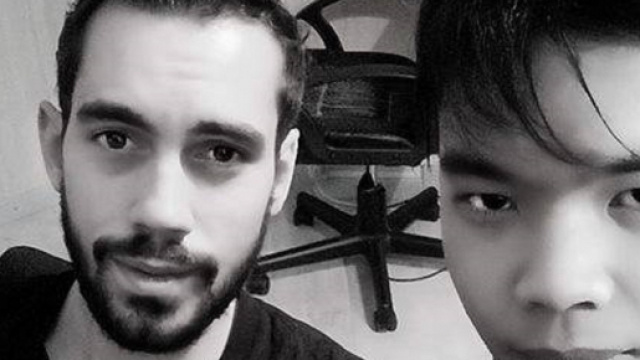 Le chanteur JB Bullet (gauche) avec le mannequin J&eacute;r&eacute;my Bellet (droite)