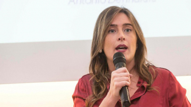Maria Elena Boschi scarica Matteo Renzi prima dell'Assemblea Pd