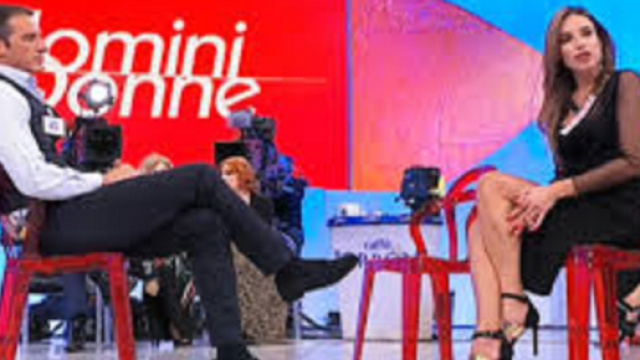 Uomini e donne puntata del 18 marzo: David bacia Cristina ed escono dal programma