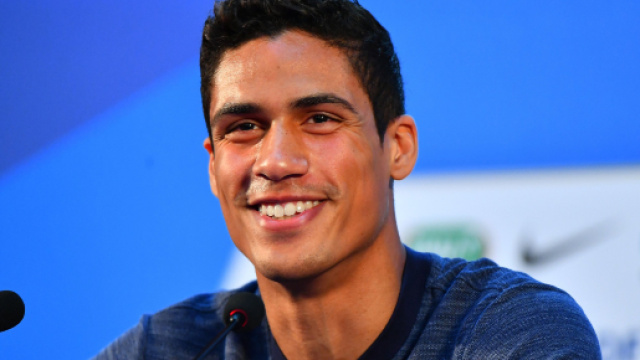 Varane: la Juventus pensa a lui per la difesa.