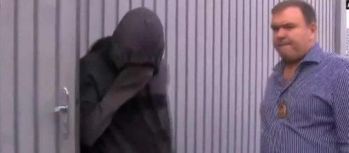 Suspeito foi apreendido em sua casa (Reprodu&ccedil;&atilde;o/GloboNews).