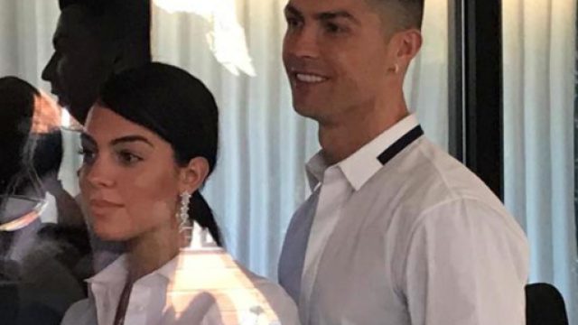 Cristiano Ronaldo a Madrid, accolto dai tifosi del Real:'Torna'