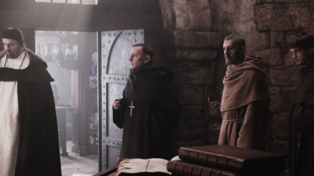 Il nome della rosa, la confessione del presunto colpevole non ferma le indagini.