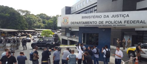 Policiais em vel&oacute;rio do neto de Lula incomoda familiares. (Foto: Marcello Casal Jr/Ag&ecirc;ncia Brasil)