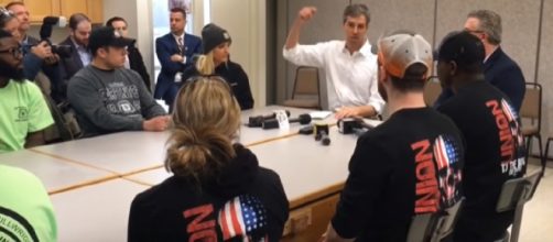 Beto O&rsquo;Rourke makes campaign stop in Michigan. [Image source/MLive YouTube video]