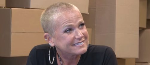 Xuxa da entrevista no YouTube (Reprodu&ccedil;&atilde;o / Youtube / Canal Maicon Santini)