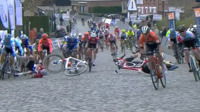 La caduta nel finale della Nokere Koerse