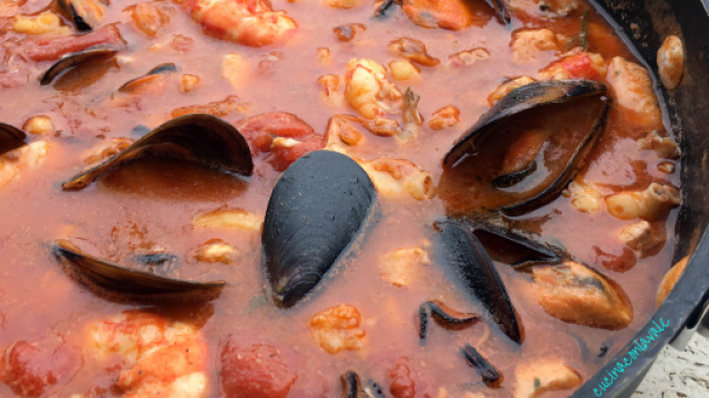 La ricetta della zuppa di pesce a base di rombo e rana pescatrice