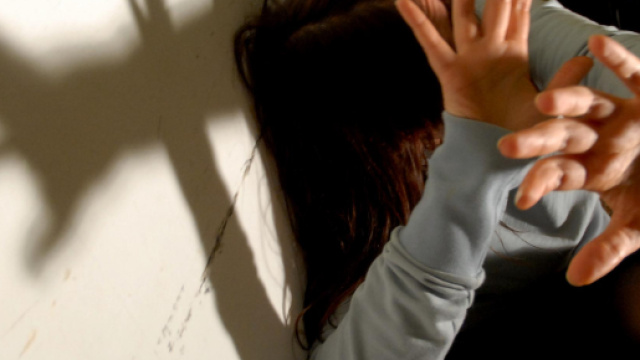 Milano, 48 enne uccide la compagna soffocandola con un cuscino.