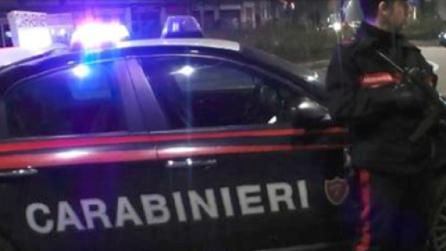 Milano, picchia la moglie per l&rsquo;ennesima volta: madre denuncia il figlio e lo fa arrestare - Fanpage.it