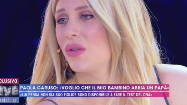 Paola Caruso in lacrime dalla D'Urso
