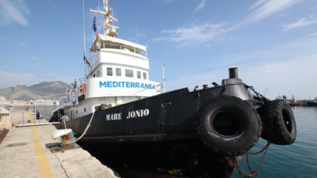Nave Mar Ionio: indagato Luca Casarin per favoreggiamento all'immigrazione clandestina