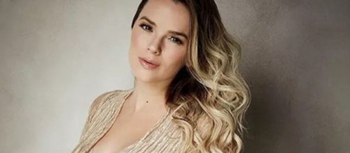 Cantora Thaeme (Foto - Reprodu&ccedil;&atilde;o/Instagram/@thaeme)