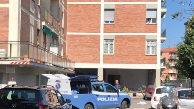Bologna, ragazzini caduti dall'ottavo piano: erano in punizione