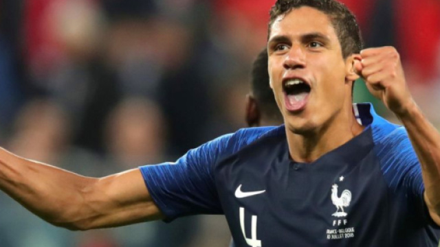 Calciomercato Juventus, Varane ha gi&agrave; salutato i suoi compagni del Real Madrid