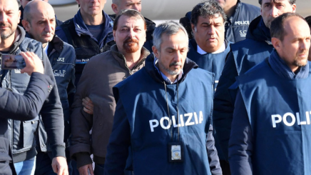 Cesare Battisti conferma gli omicidi di cui &egrave; accusato - today.it