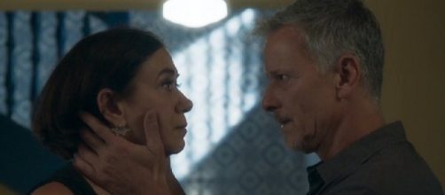 Sampaio e Valentina se aproximam. (Reprodu&ccedil;&atilde;o/Rede Globo)