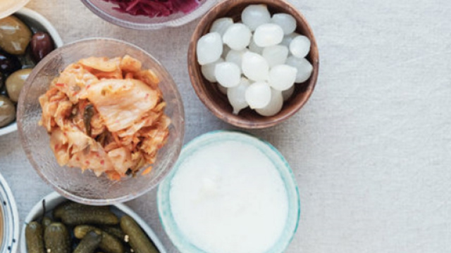 Gli alimenti fermentati sono ricchi di ''batteri buoni'' che aiutano a regolarizzare l'intestino. (Canva)