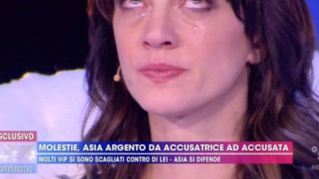 Asia Argento scoppia in lacrime in diretta