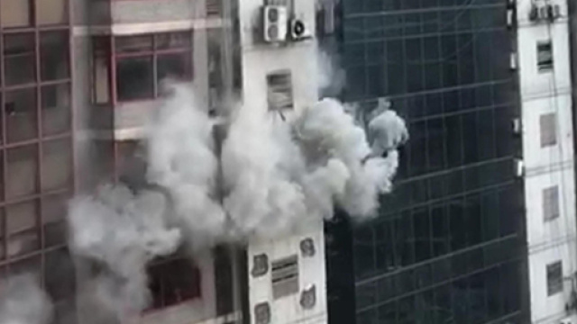 Bangladesh, va a fuoco un grattacielo nel centro di Dacca: almeno 5 morti