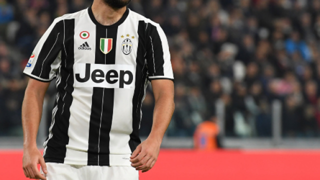 Higuain per Dzeko l'offerta della Roma.