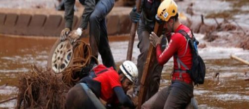 Bombeiros que participaram em Brumadinho ir&atilde;o ajudar na trag&eacute;dia de Mo&ccedil;ambique. (Arquivo Blasting News)