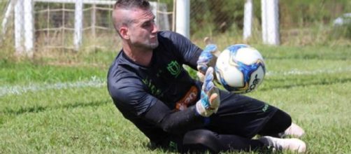 Goleiro Victor Golas est&aacute; no Maring&aacute;. (Divulga&ccedil;&atilde;o/Maring&aacute;).