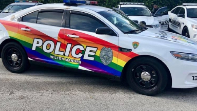 Usa, Wilton Manors, la cittadina dove tutto &egrave; Lgbt: dal Municipio alle auto di polizia